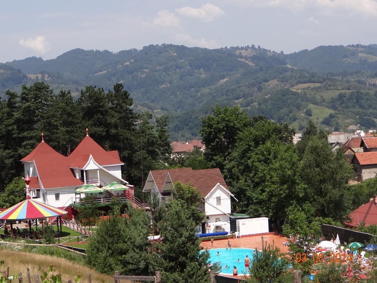 Cabana Pensiune La Brazi Vulcan (Hunedoara) Exterior photo